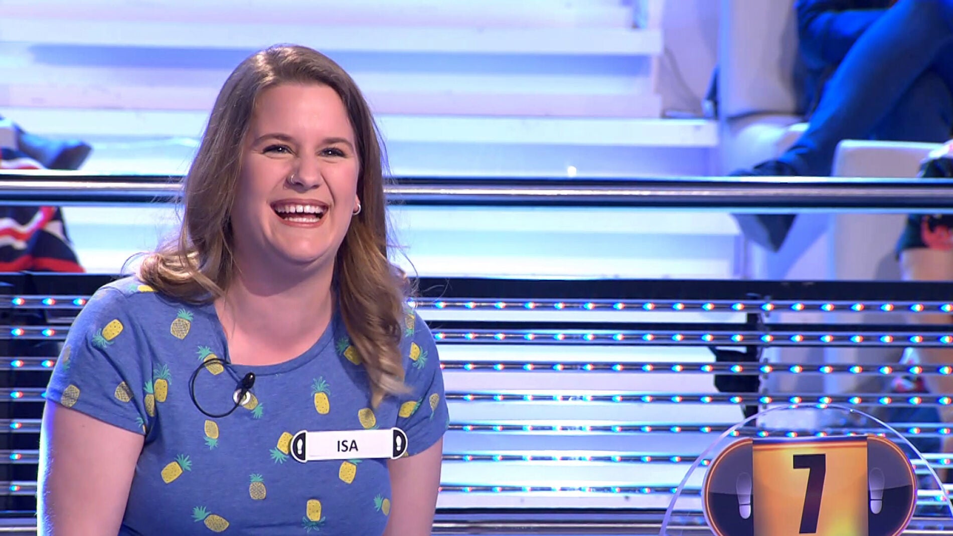 La risa inquieta de una concursante de '&iexcl;Ahora Caigo!' antes de caer por la trampilla