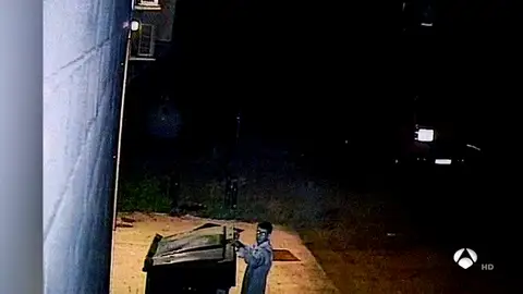 El recorrido del terrorista Younes Abouyaaqoub tras arrollar a la multitud en Las Ramblas: llegó hasta a buscar comida en la basura El recorrido del terrorista Younes Abouyaaqoub tras arrollar a la multitud en Las Ramblas: llegó hasta a buscar comida en la basura