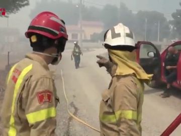 Desalojan a quince vecinos por el incendio de Cabra del Camp, en Tarragona