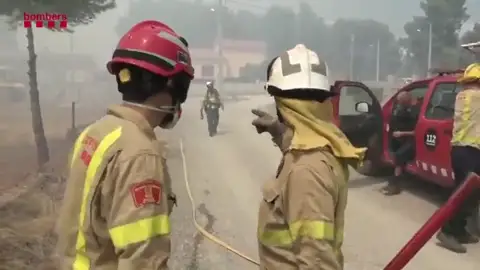 Desalojan a quince vecinos por el incendio de Cabra del Camp, en Tarragona Desalojan a quince vecinos por el incendio de Cabra del Camp, en Tarragona