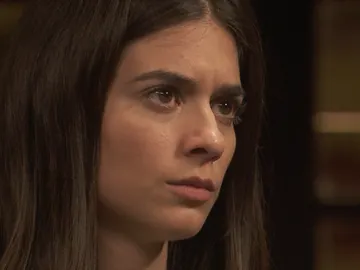 Elsa: "No sé de qué tenemos que hablar Isaac, con tus actos lo has dicho todo" Elsa: "No sé de qué tenemos que hablar Isaac, con tus actos lo has dicho todo"