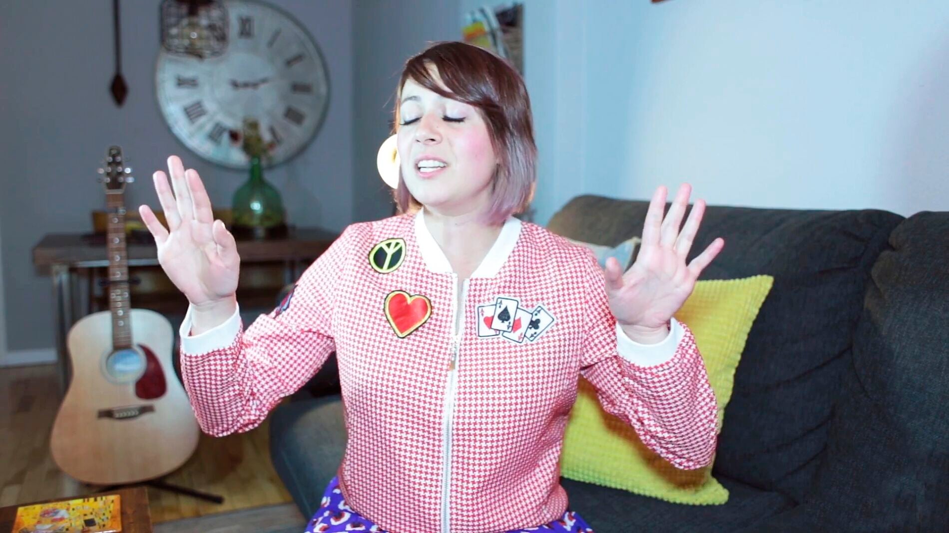 Mar&iacute;a Villal&oacute;n imita a Amaia Montero, Mar&iacute;a &Aacute;ngeles (Camela) y Shakira