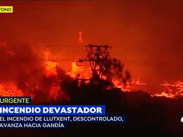 El alcalde de Llutxent sobre el incendio: "Afortunadamente, desgracias personales no hemos tenido que lamentar" El alcalde de Llutxent sobre el incendio: "Afortunadamente, desgracias personales no hemos tenido que lamentar"
