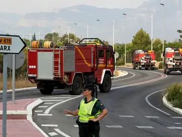 Imagen de los efectivos de bomberos Imagen de los efectivos de bomberos