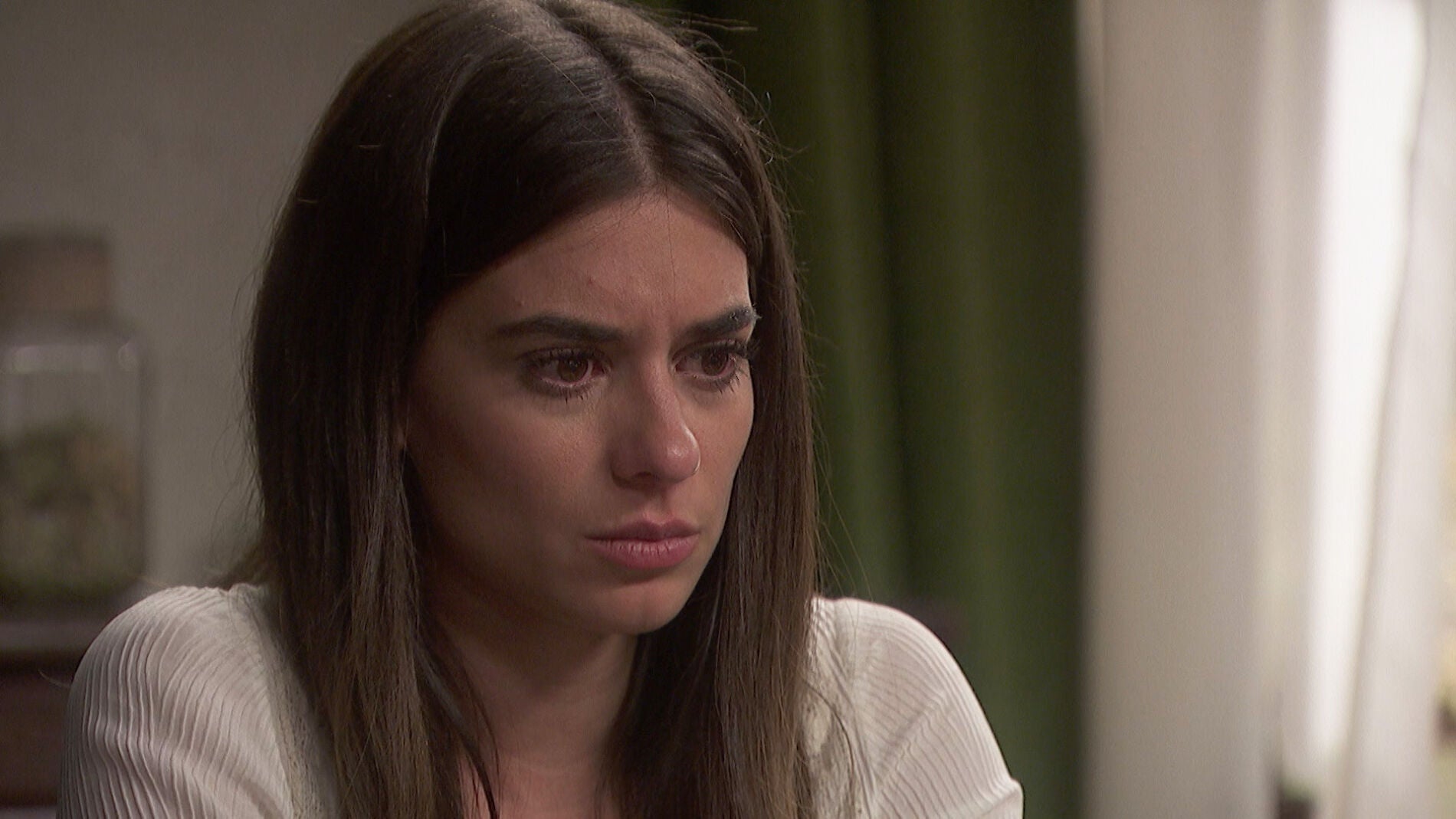 Elsa: "He venido a despedirme de vosotros, me marcho de Puente Viejo"