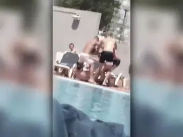 Dan una paliza a dos hombres en Magaluf hasta dejarles inconscientes Dan una paliza a dos hombres en Magaluf hasta dejarles inconscientes