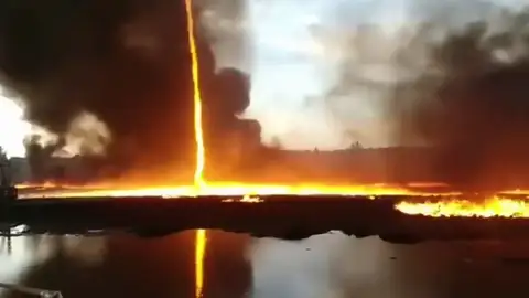 Tornado de fuego en el Reino Unido Tornado de fuego en el Reino Unido