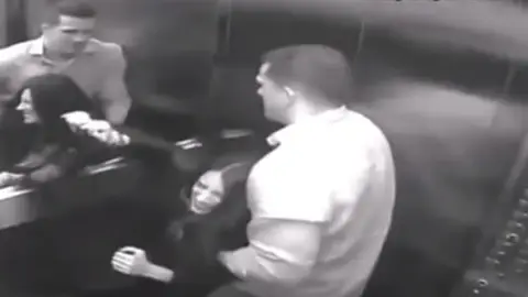 La agresión de un hombre que acaba con la vida de su mujer La agresión de un hombre que acaba con la vida de su mujer