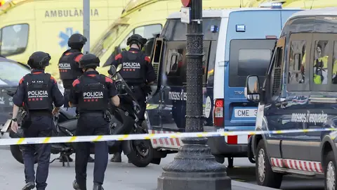Efectivos policiales en las Ramblas de Barcelona tras el atentado (Archivo) Efectivos policiales en las Ramblas de Barcelona tras el atentado (Archivo)