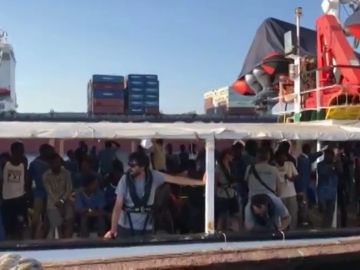 Los pasos que seguirán los inmigrantes del barco 'Open Arms' al desembarcar en el puerto de San Roque