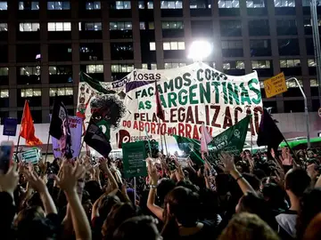 Unas 500 mujeres protestan a favor de la legalización del aborto Unas 500 mujeres protestan a favor de la legalización del aborto