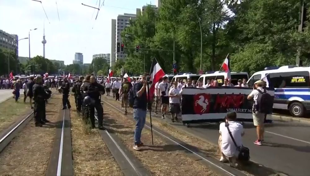 Más de 600 neonazis homenajean a Rudolf Hess en una manifestación en Alemania