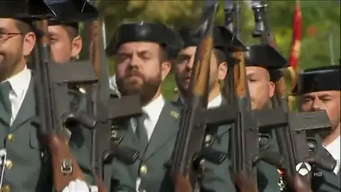 Defensa investiga a los reservistas que firmaron un manifiesto que exalta la figura de Franco Defensa investiga a los reservistas que firmaron un manifiesto que exalta la figura de Franco