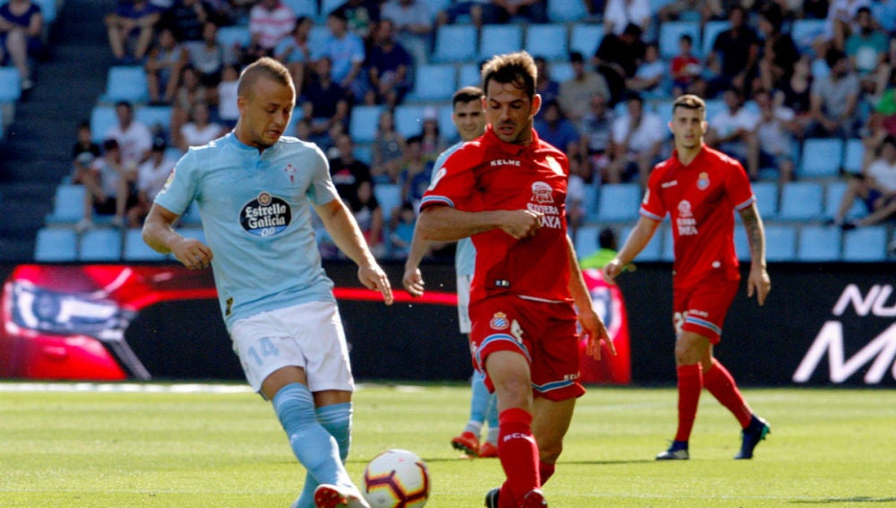Lobotka, ante Víctor Sánchez