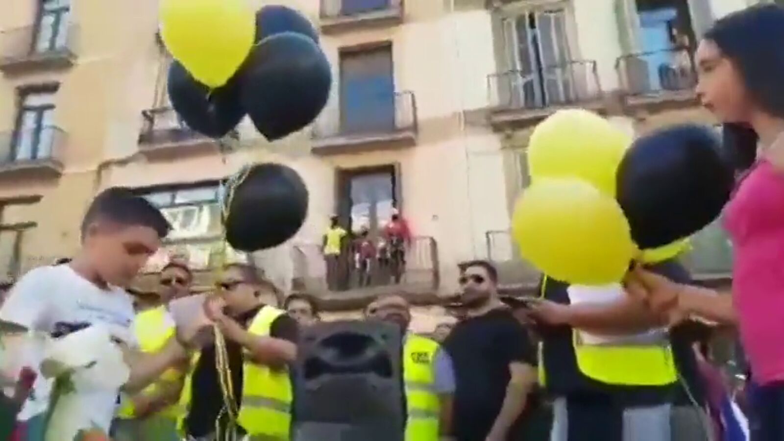 Los taxistas de Barcelona homenajean a las víctimas de los atentados del 17A