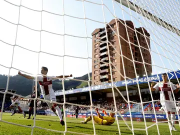 Álex Gallar celebra uno de sus dos goles ante el Eibar Álex Gallar celebra uno de sus dos goles ante el Eibar
