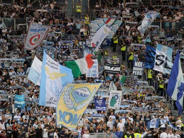 Los fans de la Lazio, durante un partido Los fans de la Lazio, durante un partido