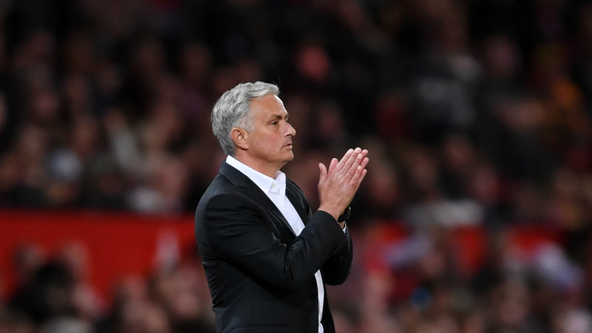 Mourinho, en un partido del United Mourinho, en un partido del United
