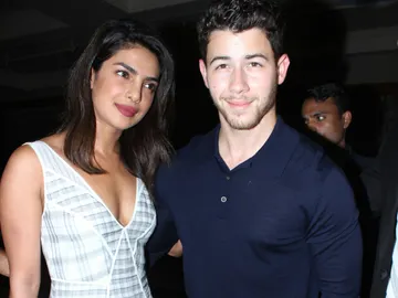 Priyanka Chopra y Nick Jonas en Bombay Priyanka Chopra y Nick Jonas en Bombay