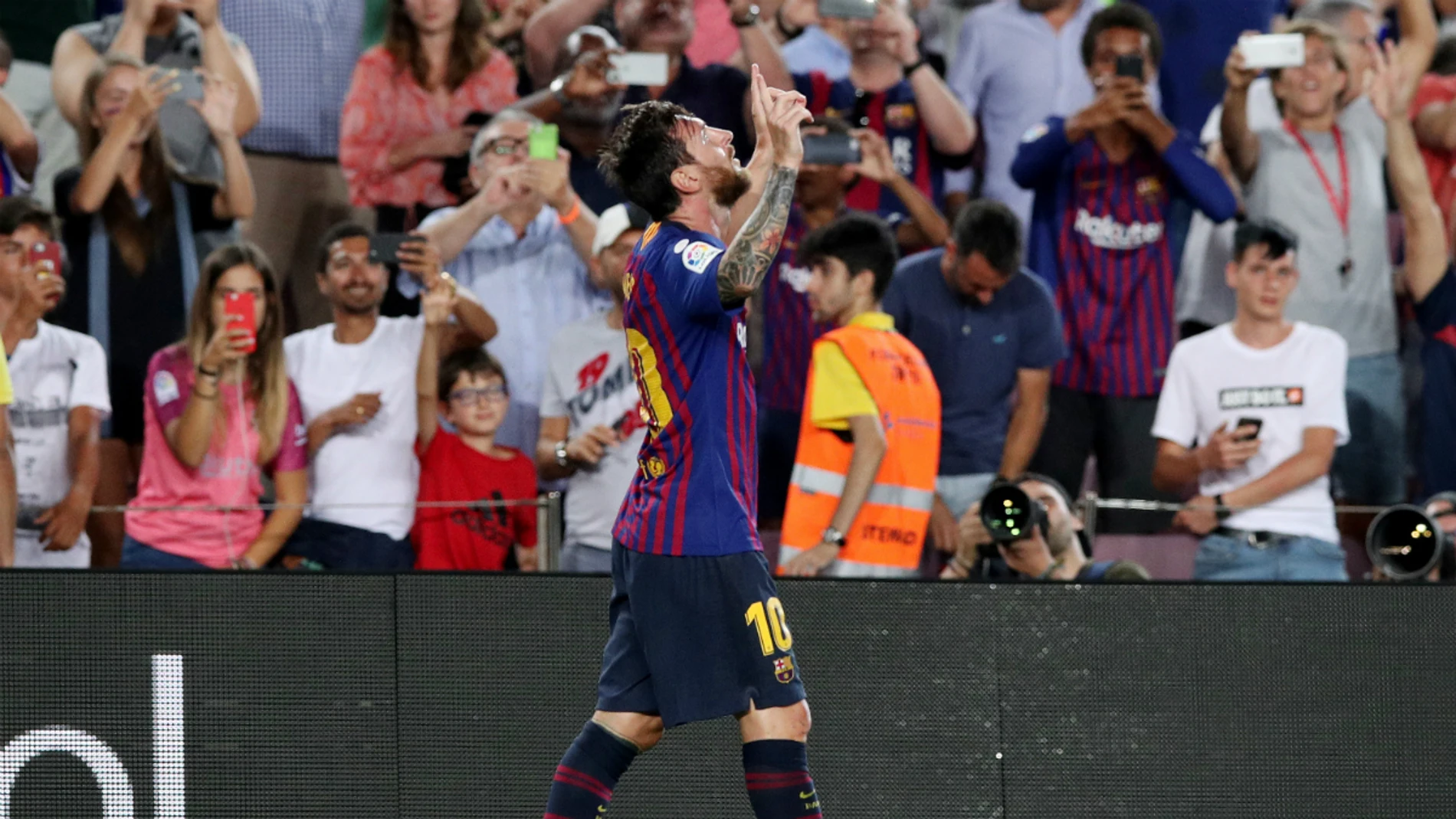 Lionel Messi celebra un gol Lionel Messi celebra un gol