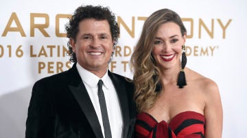 Carlos Vives y su esposa Claudia Elena Carlos Vives y su esposa Claudia Elena
