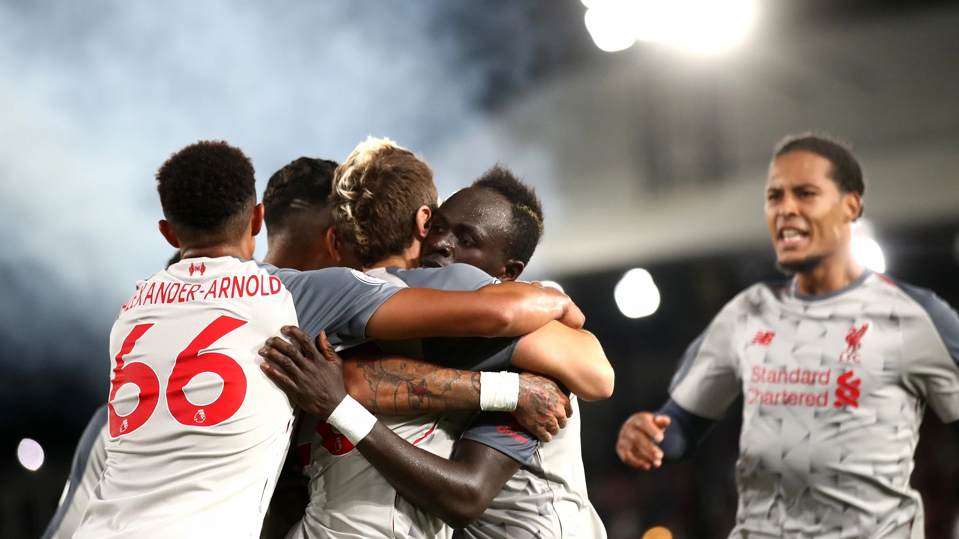 Los jugadores del Liverpool celebran el gol de Mané contra el Crystal Palace Los jugadores del Liverpool celebran el gol de Mané contra el Crystal Palace