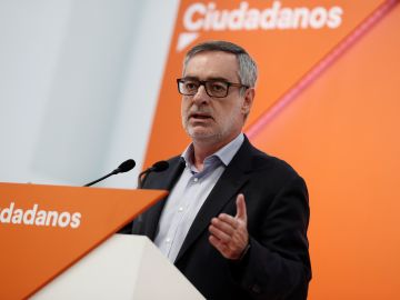 El secretario general del partido, José Manuel Villegas, durante la rueda de prensa