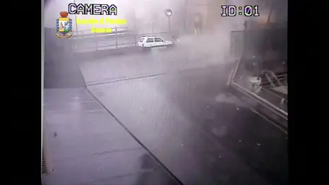 Nuevas imágenes del derrumbe del puente de Génova, en Italia Nuevas imágenes del derrumbe del puente de Génova, en Italia