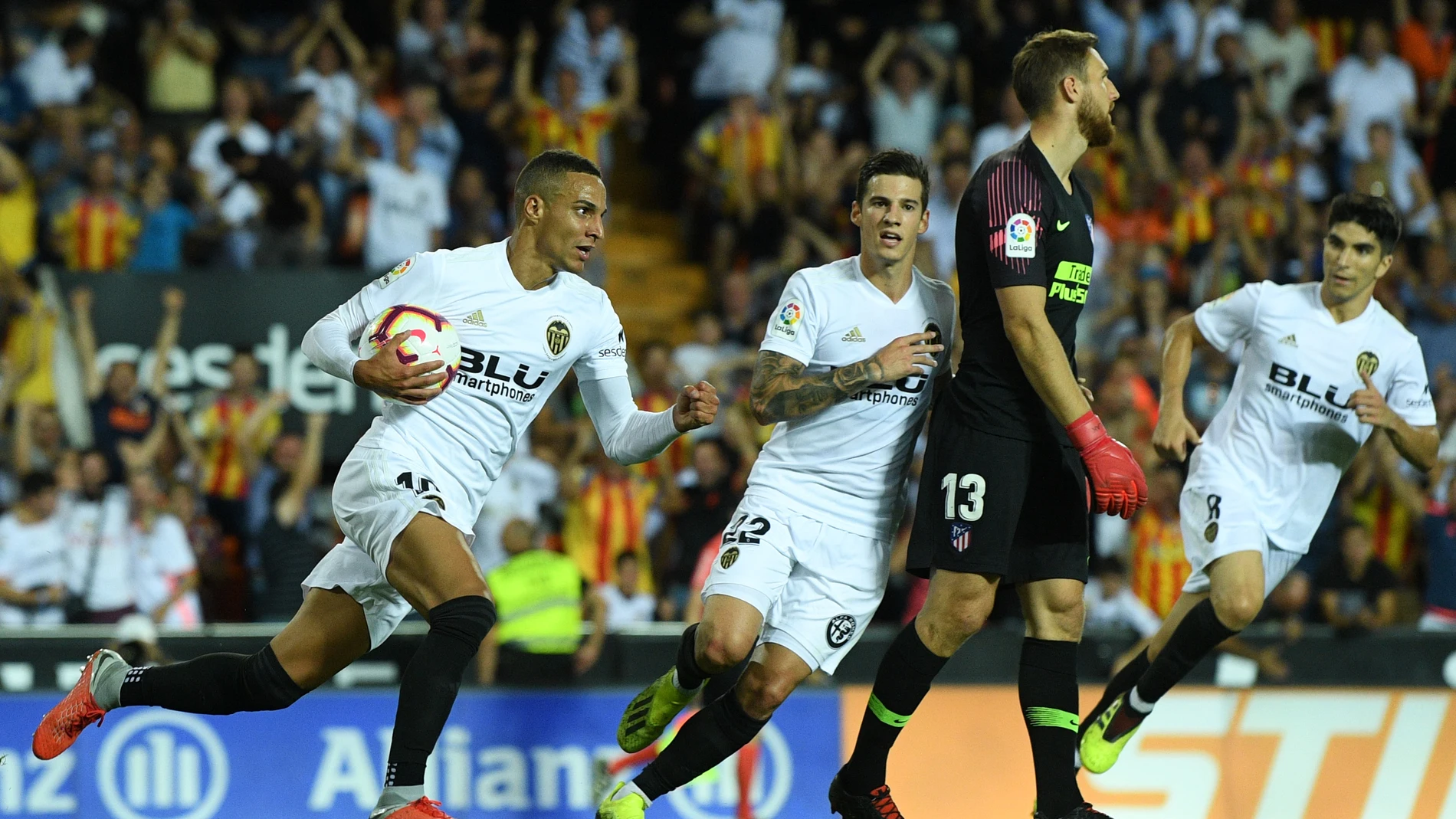 Rodrigo, tras marcar su gol contra el Atlético de Madrid Rodrigo, tras marcar su gol contra el Atlético de Madrid