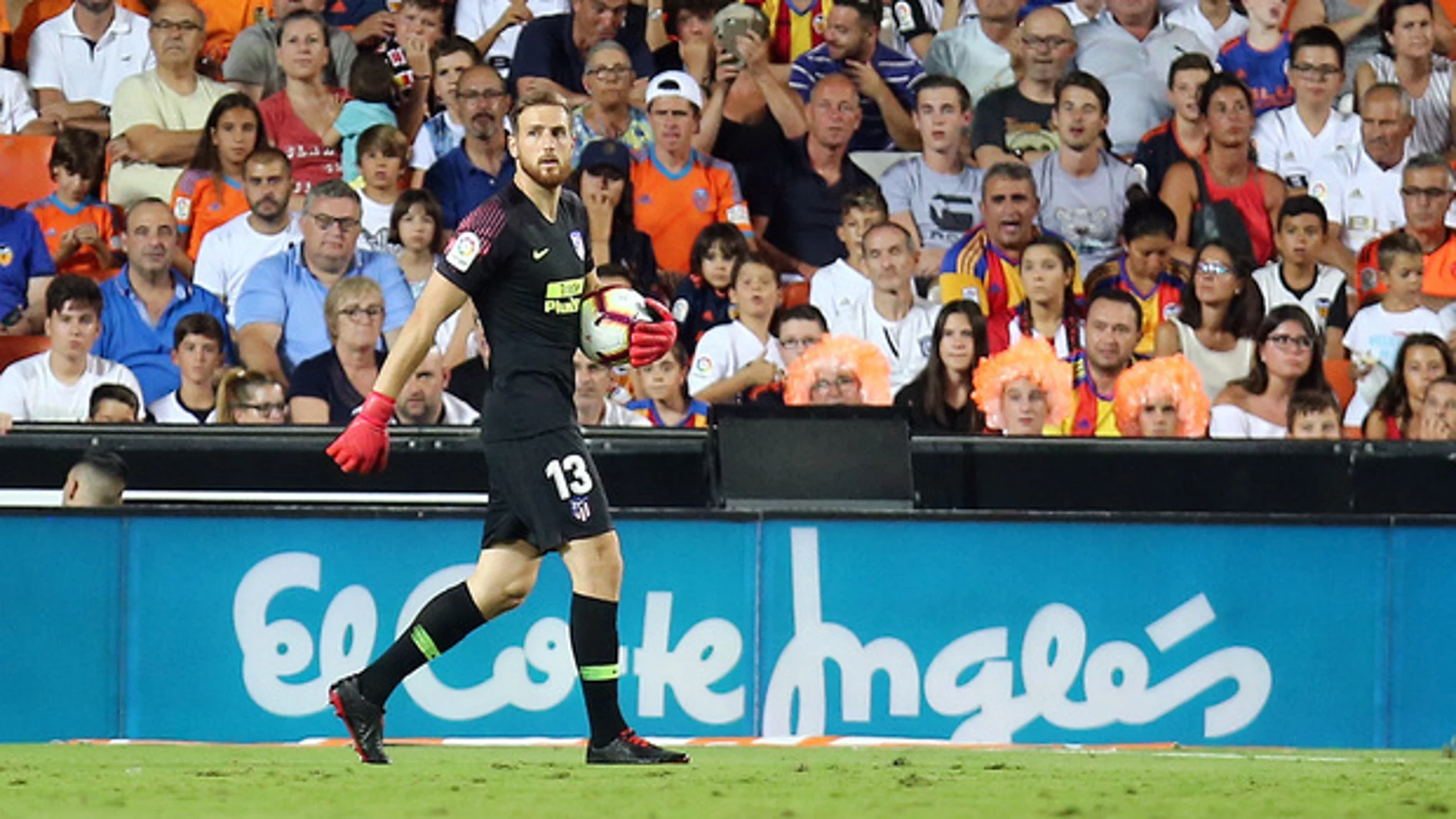 Oblak en un partido contra el Valencia Oblak en un partido contra el Valencia
