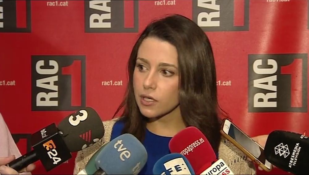 Arrimadas insiste en la aplicación del 155 en Cataluña y acusa a Torra de utilizar a los Mossos como una "policía política"