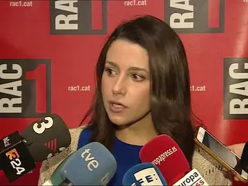 Arrimadas insiste en la aplicación del 155 en Cataluña y acusa a Torra de utilizar a los Mossos como una "policía política" Arrimadas insiste en la aplicación del 155 en Cataluña y acusa a Torra de utilizar a los Mossos como una "policía política"