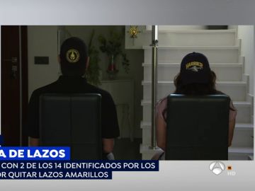 Óscar y Cristina, dos identificados por los Mossos d'Esquadra por quitar lazos amarillos