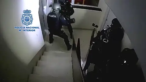 La Policia Nacional detiene a seis personas especializadas en "vuelcos" a narcos La Policia Nacional detiene a seis personas especializadas en "vuelcos" a narcos
