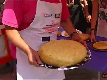 Cientos de bilbaínos participan en el Concurso de Tortilla de Aste Nagusia Cientos de bilbaínos participan en el Concurso de Tortilla de Aste Nagusia