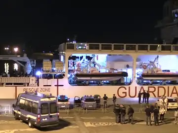 Italia no deja desembarcar a 177 inmigrantes Italia no deja desembarcar a 177 inmigrantes