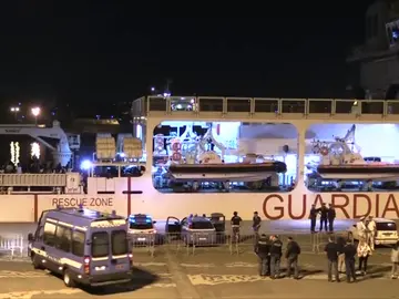 Italia no deja desembarcar a 177 inmigrantes Italia no deja desembarcar a 177 inmigrantes