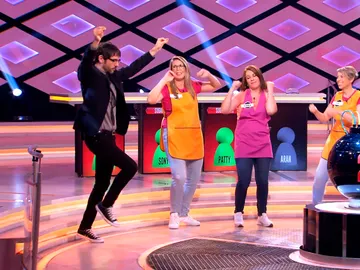 Juanra Bonet aprende a bailar una coreografía con mucho ritmo Juanra Bonet aprende a bailar una coreografía con mucho ritmo