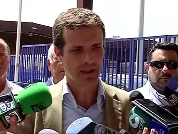 Casado pide por carta a Marlaska que convoque el pacto antiterrorista: "Está habiendo cierta radicalización en algunos colectivos en Cataluña" Casado pide por carta a Marlaska que convoque el pacto antiterrorista: "Está habiendo cierta radicalización en algunos colectivos en Cataluña"