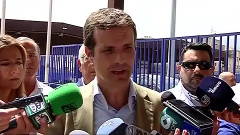 Casado pide por carta a Marlaska que convoque el pacto antiterrorista: "Está habiendo cierta radicalización en algunos colectivos en Cataluña" Casado pide por carta a Marlaska que convoque el pacto antiterrorista: "Está habiendo cierta radicalización en algunos colectivos en Cataluña"