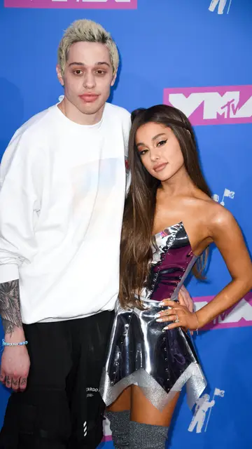 Ariana Grande y Pete Davidson en la alfombra roja de los MTV Awards 2018 Ariana Grande y Pete Davidson en la alfombra roja de los MTV Awards 2018