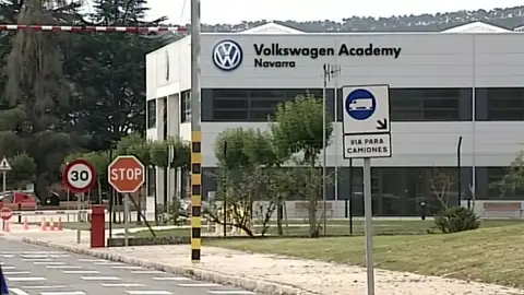 La planta de Volkswagen en Pamplona detiene su producción La planta de Volkswagen en Pamplona detiene su producción
