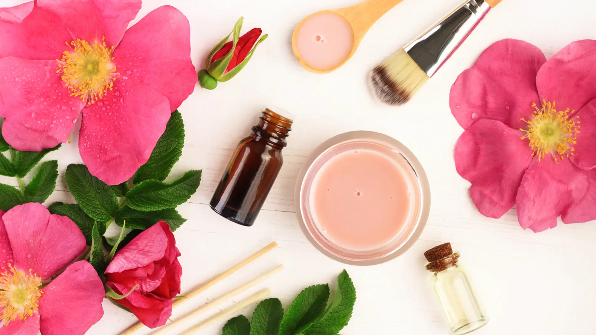 Recetas con pétalos de rosa para conservar la belleza natural de la piel -  Revista Diners