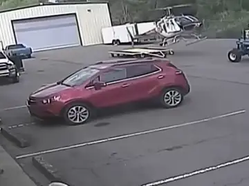 Un helicóptero de la policía sufre un accidente al despegar Un helicóptero de la policía sufre un accidente al despegar