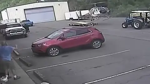 Un helicóptero de la policía sufre un accidente al despegar Un helicóptero de la policía sufre un accidente al despegar