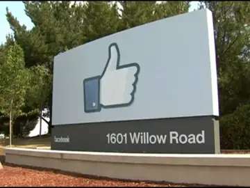 Facebook y Twitter eliminan casi 1.000 'cuentas fake' Facebook y Twitter eliminan casi 1.000 'cuentas fake'