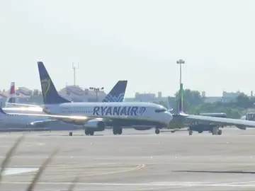 Ryanair se disculpa por enviar cheques de compensación defectuosos Ryanair se disculpa por enviar cheques de compensación defectuosos