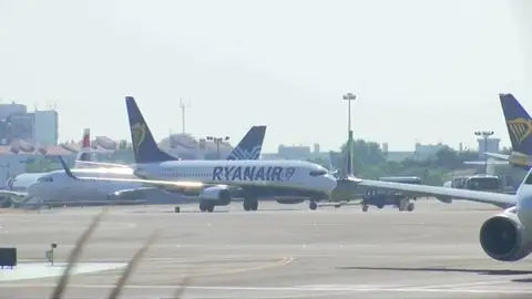 Ryanair se disculpa por enviar cheques de compensación defectuosos Ryanair se disculpa por enviar cheques de compensación defectuosos