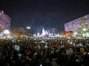 Manifestación en Buenos Aires pidiendo el desafuero y detención de Cristina Fernández Manifestación en Buenos Aires pidiendo el desafuero y detención de Cristina Fernández