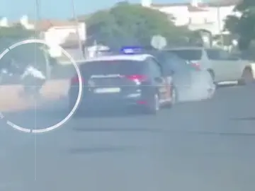 La policía persigue a un todoterreno cargado de droga y detiene a su conductor La policía persigue a un todoterreno cargado de droga y detiene a su conductor